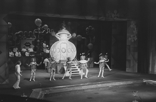 Eine Frau nach Maß 015